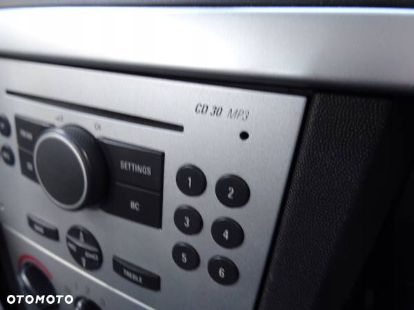 RADIO OPEL CORSA MERIVA CD30 MP3 EUROPA - 2