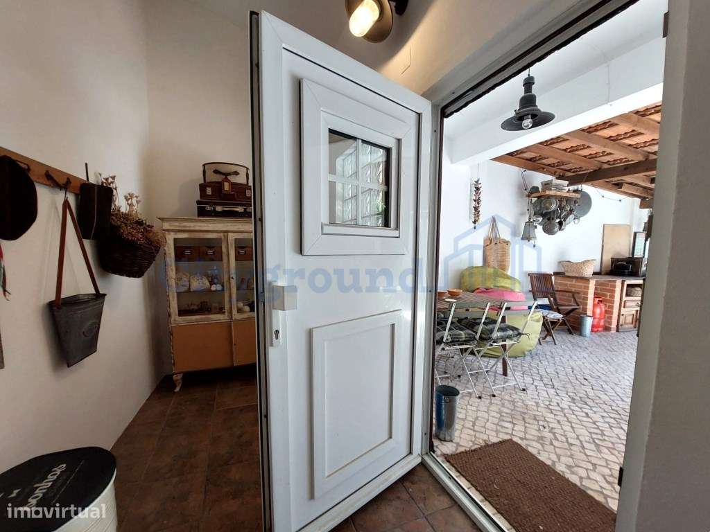 Charme com toque de luxo - Moradia V4 de 2 pisos com jardim em Regu...-15