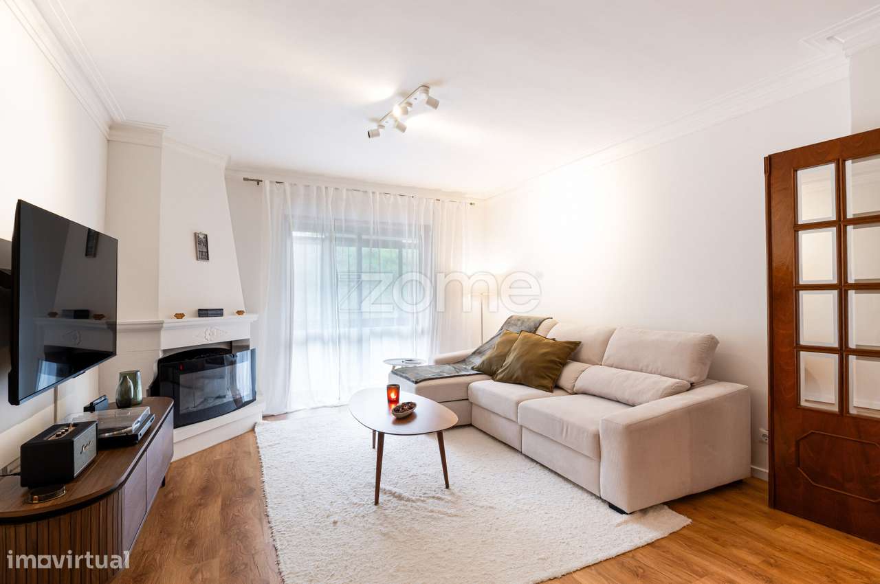 T2 Renovado com Garagem, Varanda e Marquise – Gondomar - Grande imagem: 2/21