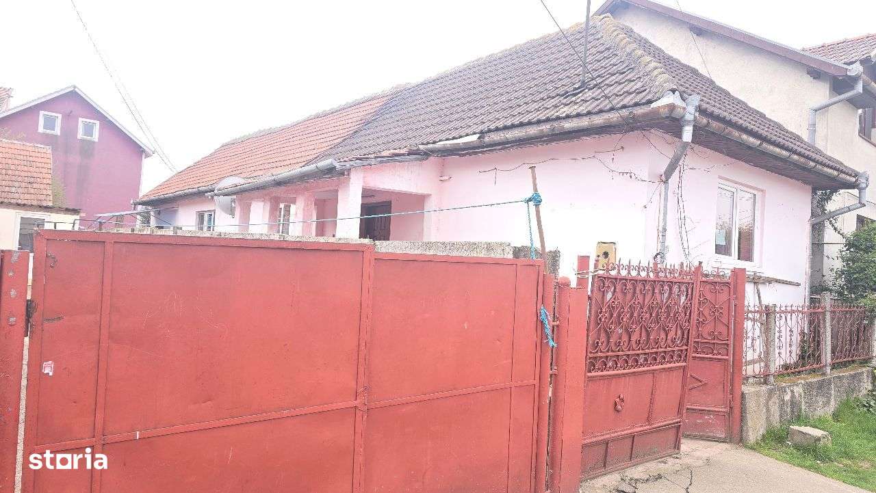 Vand casa in Deva, Dorobanti, SC: 121 mp, teren 308 mp, din anul 1995 - Imagine principală: 1/19