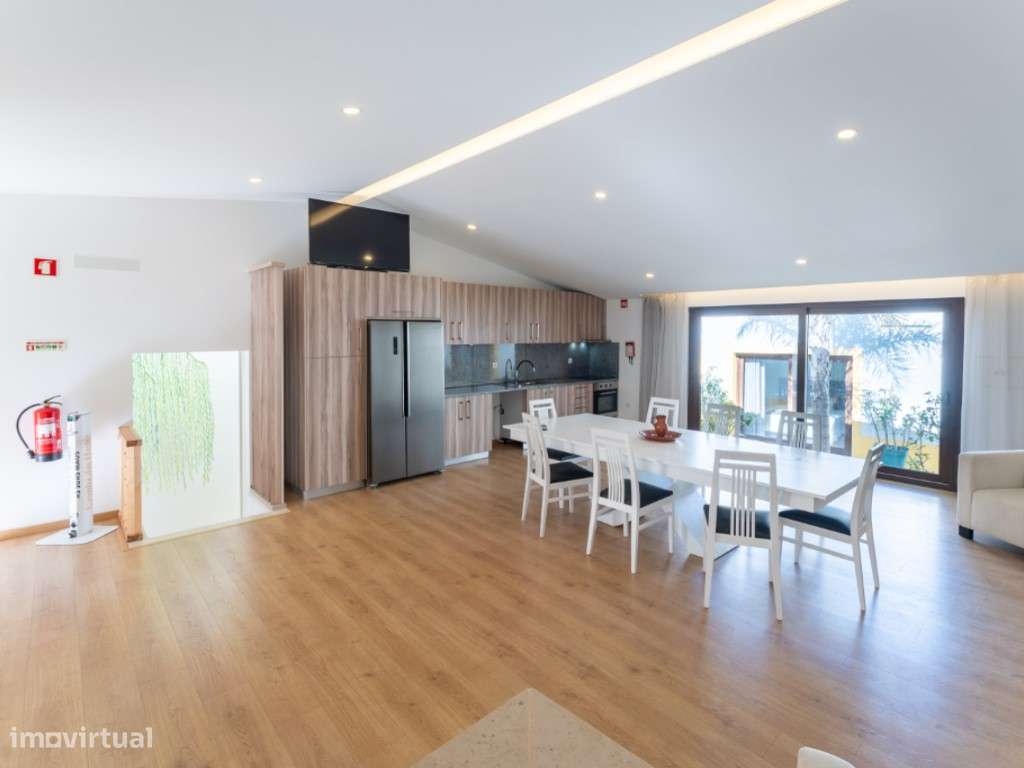 Moradia T6 + dois apartamentos T2 a 5Km de São Martinho do Porto - Grande imagem: 5/60