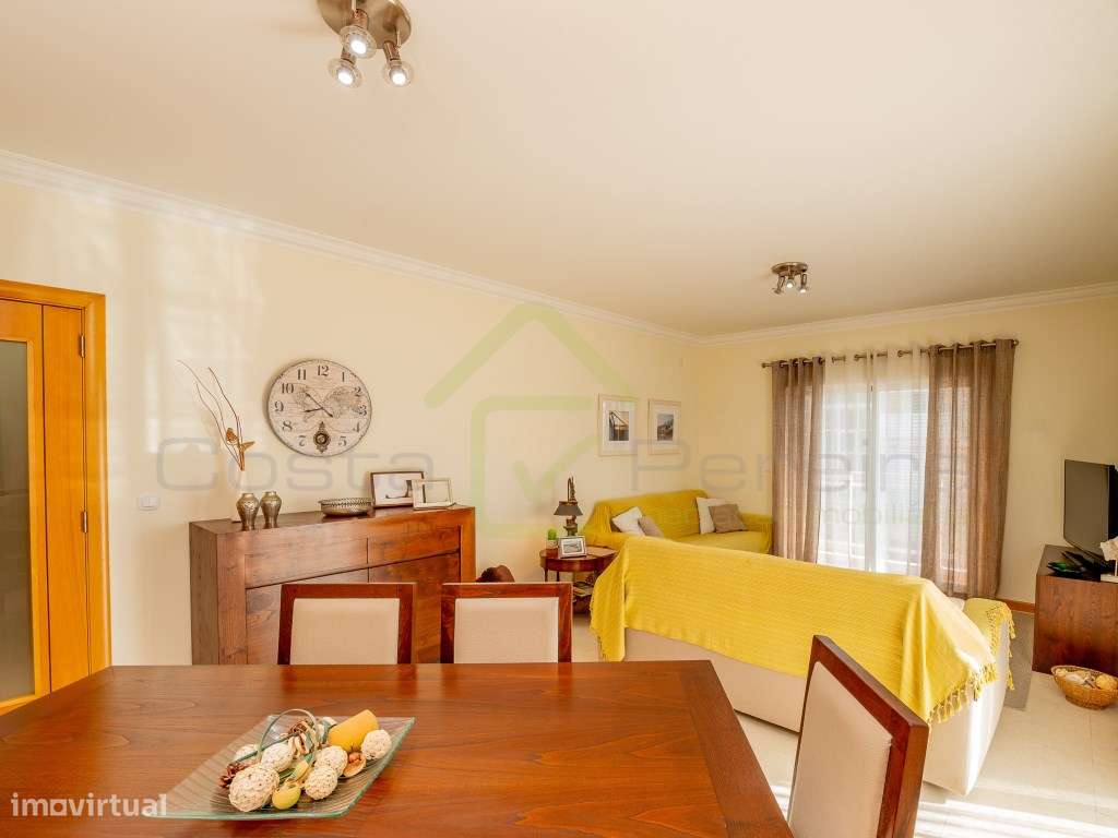 Apartamento T2 no Centro com boas áreas e excelente localização-12