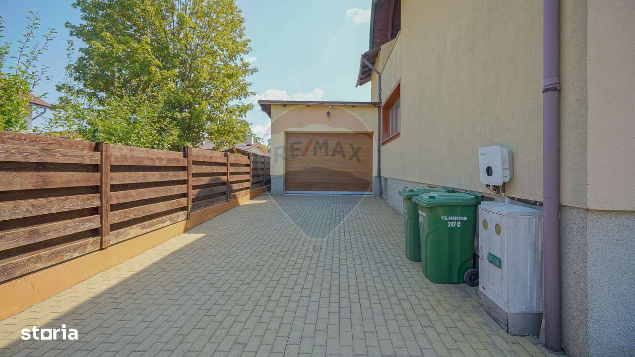 Casă / Vilă -Spațiu Generos pentru Locuință, Birouri sau Educaționale - Imagine principală: 4/20