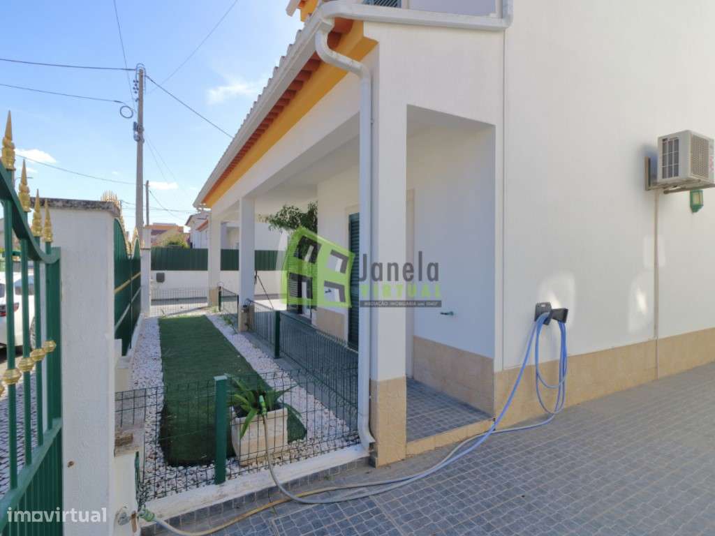 Moradia T4 com Quintal e Garagem - Quinta do Conde-29