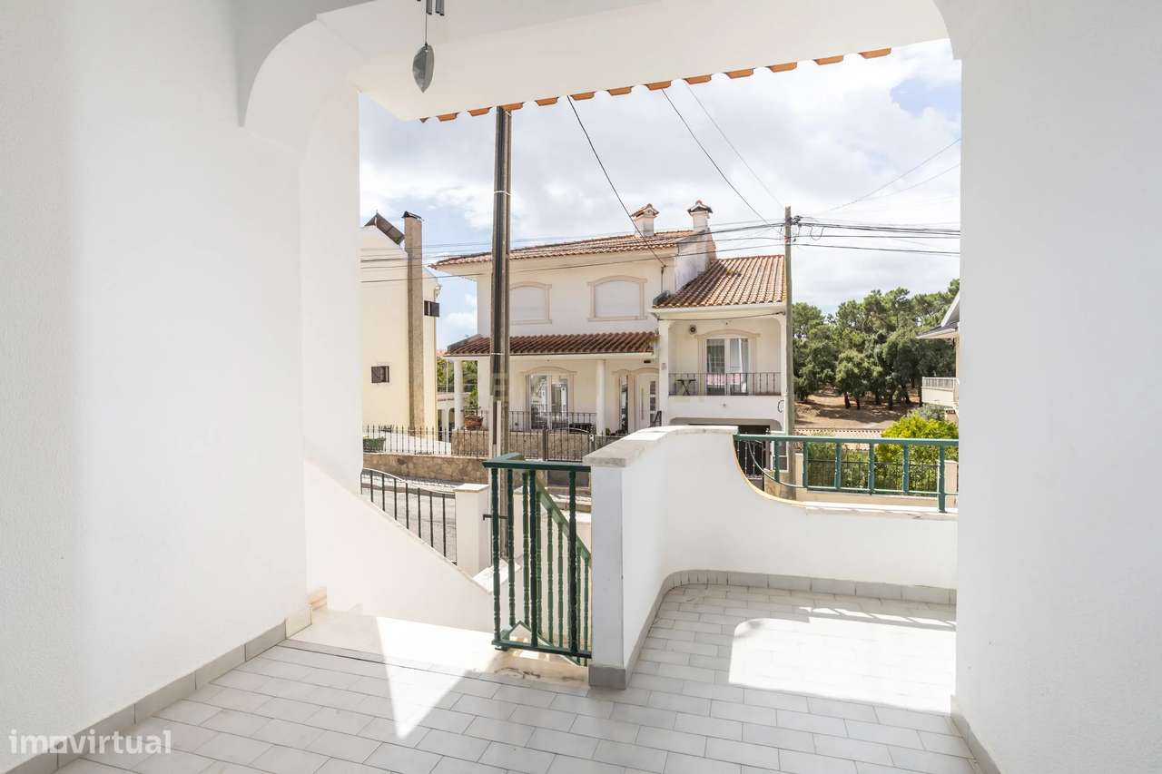 Moradia T3 c/Garagem 4 Viaturas - Foros de Amora-3
