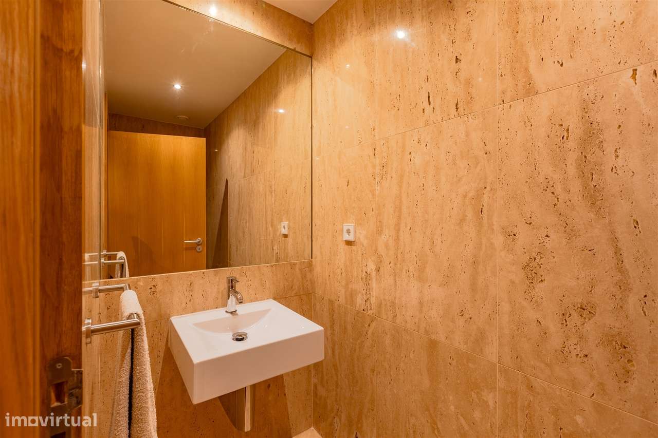 Apartamento T3 no Bessa com Varanda e Garagem box-19