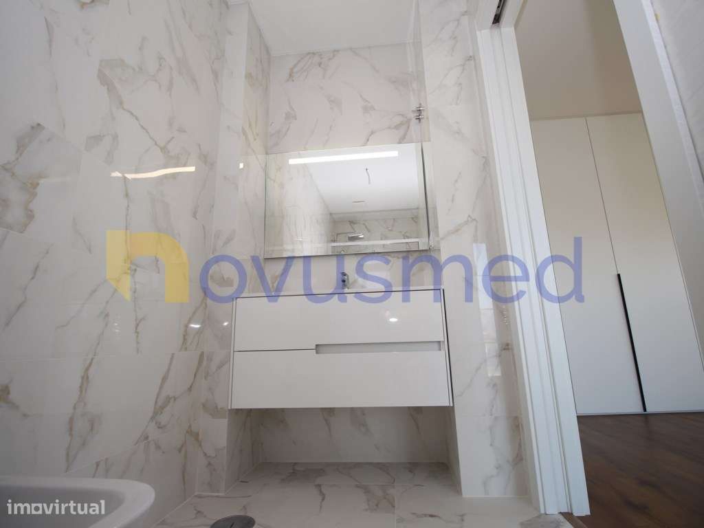 Penthouse tipo T3 com vista para o Mar a 300 metros da praia dos Al...-19