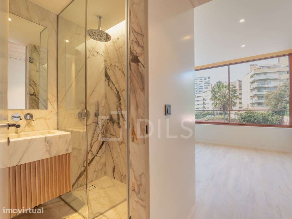 Apartamento T4+1 na Foz - Último Piso Cobertura Privativa-22