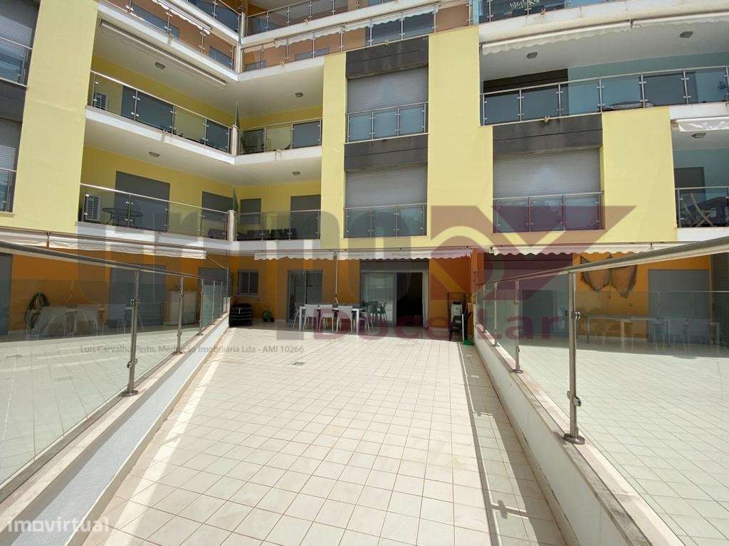 Apartamento T3 com Piscina e Jacuzzi em Sesimbra-12