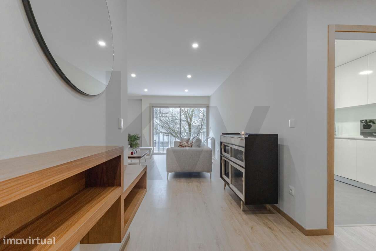 Excelente apartamento T2 mobilado, com garagem e arrumo – como novo (2 - Grande imagem: 5/25