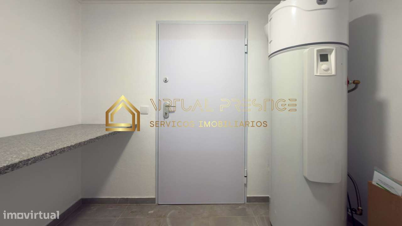 Moradia T4 moderna na Charneca da Caparica com piscina, jardim e ga...-32