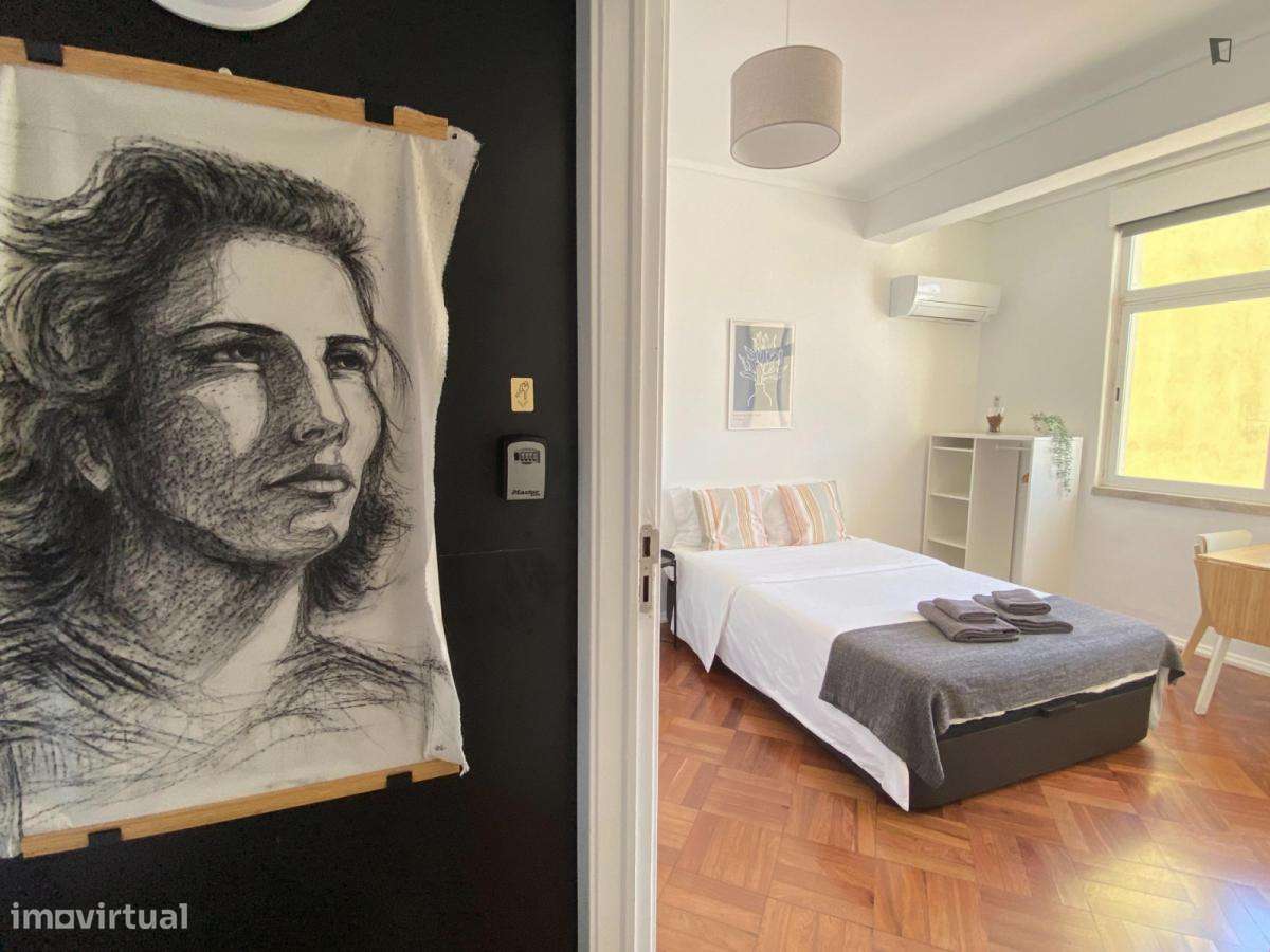 Quarto - localizado em Anjos Lisbon - Grande imagem: 4/6