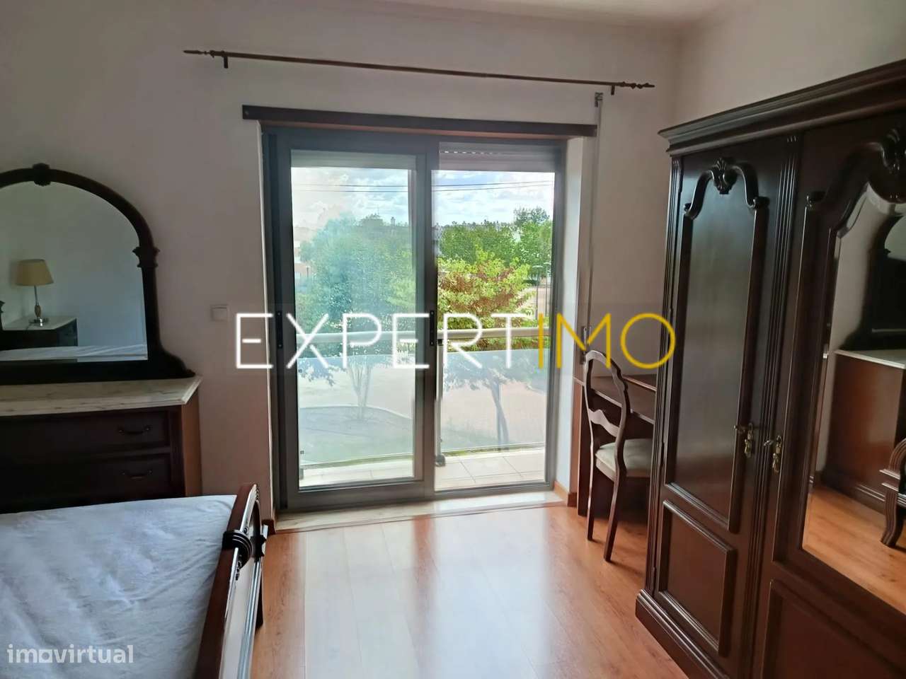 Apartamento T2 R/C mobilado, com varanda e arrecadação-10
