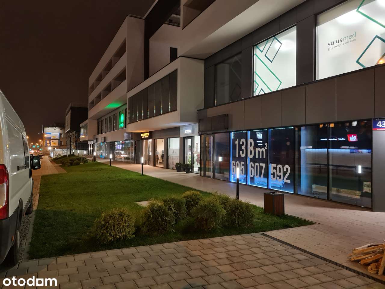 Lokal handel usługi klimatyzacja duże witryny vis-a-vis manufaktury - Pełny obrazek: 4/16