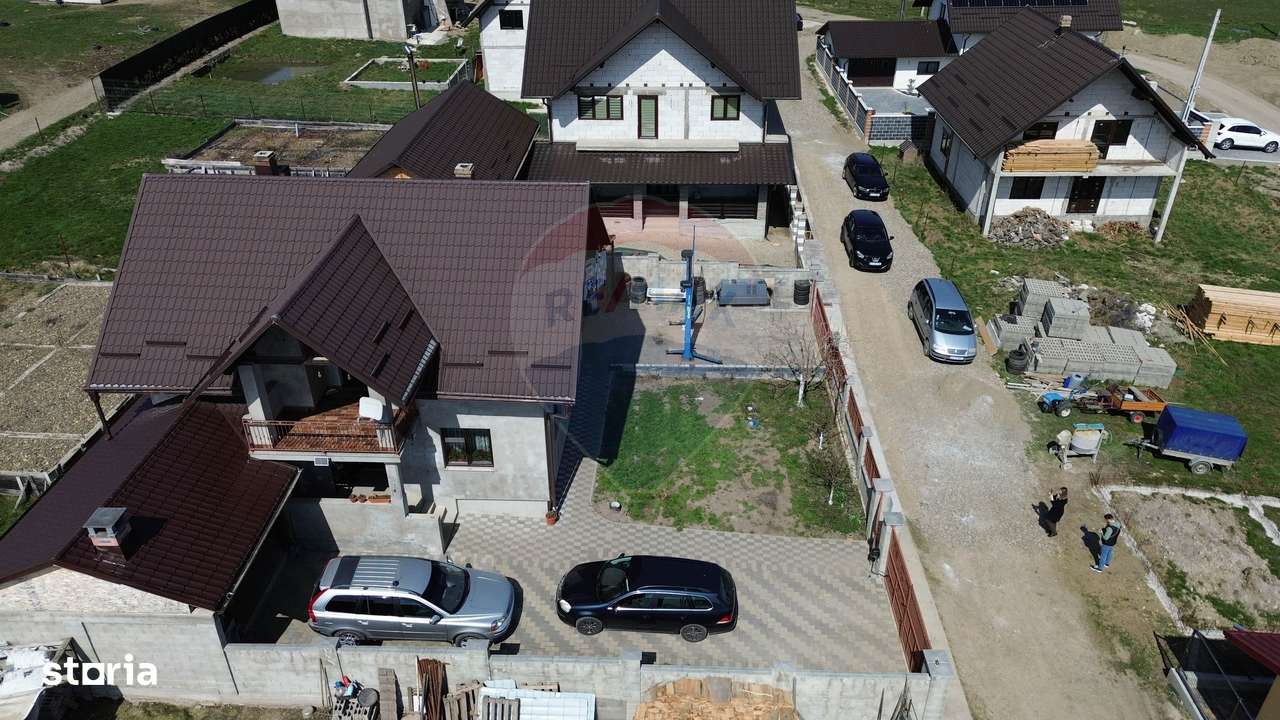 Casă  de vanzare in orasul Solca-1