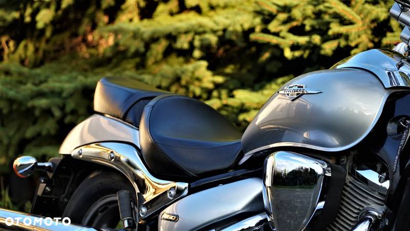 Suzuki Intruder - 14