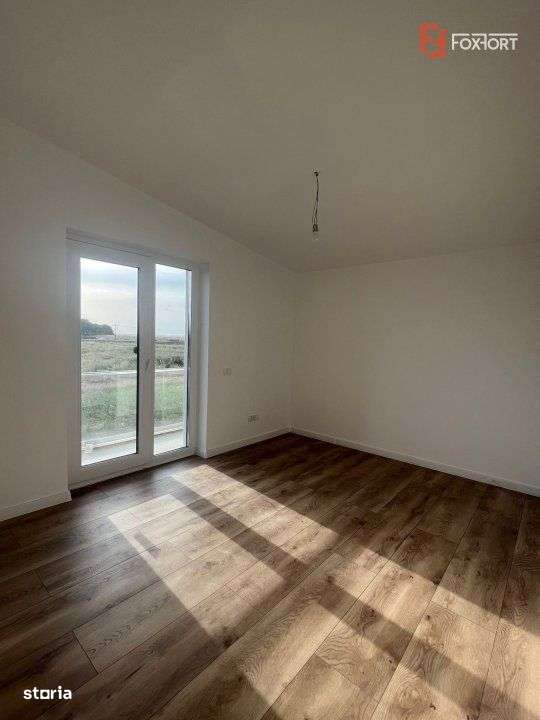 Duplex de vis Giarmata cu 4 camere - ID V5632 - Imagine principală: 5/15