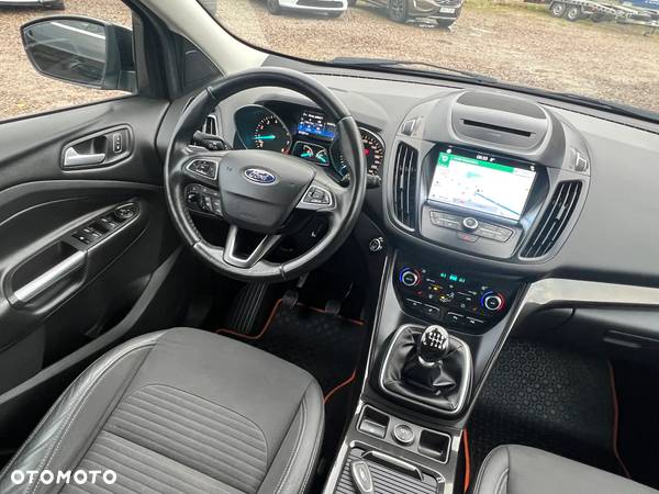 Ford Kuga 1.5 EcoBoost 2x4 Titanium - 19