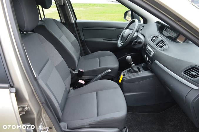 Renault Scenic 1.6 16V TomTom Edition - 19