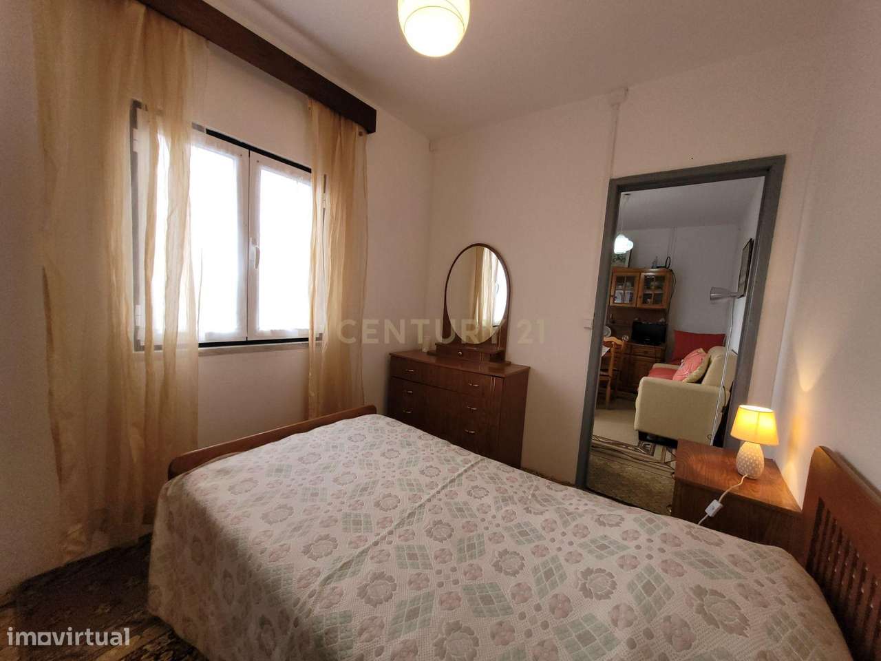 Moradia T2 isolada remodelada com jardim em Alenquer - Casais Brancos-8