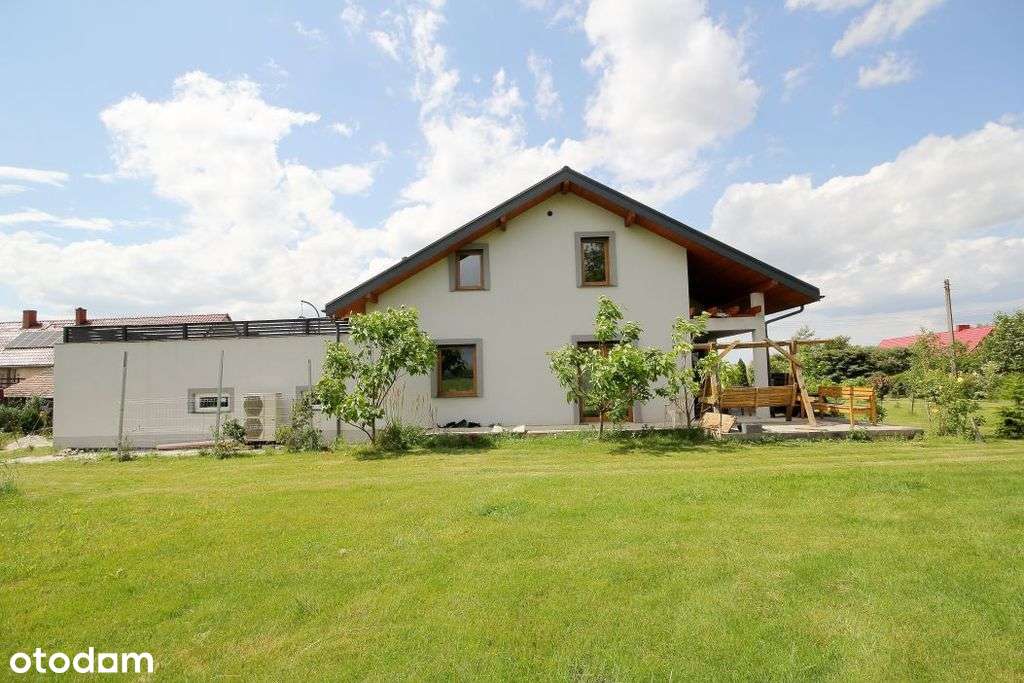 Komfortowy dom jednorodzinny na dużej działce - Pełny obrazek: 4/20