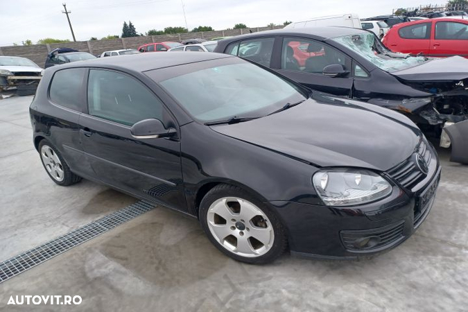 MANER USI Volkswagen VW Golf 5  [din 2003 pana  2009] seria Hatchback 3-usi 1.9 TDI 5MT (105 hp) - 3