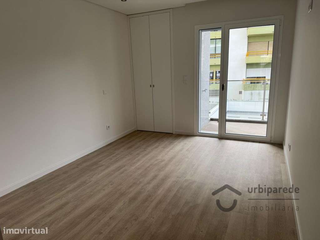 Apartamento T3 a estrear em Carcavelos-17