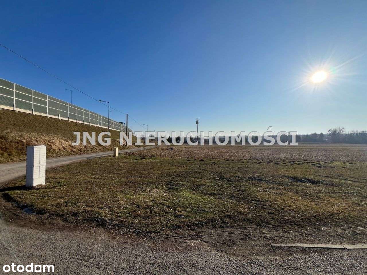 Działka budowlana blisko jeziora szeroki fornt-1