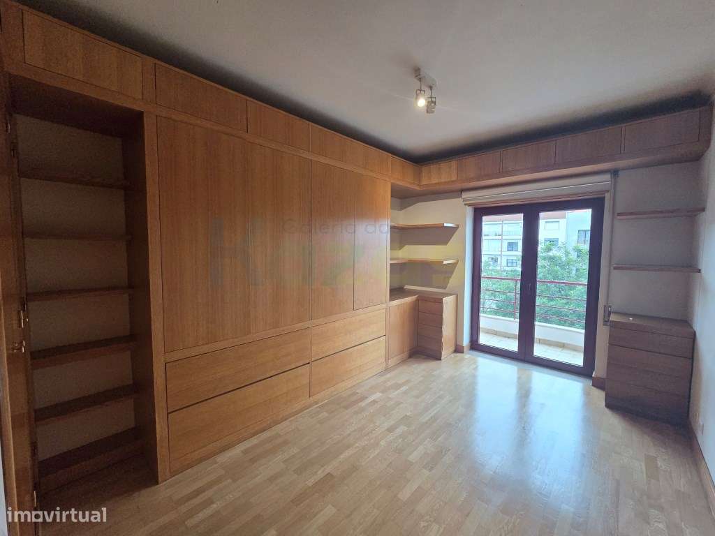 T3 com estacionamento - Zona Premium de Leiria, junto ao Seminário,...-8