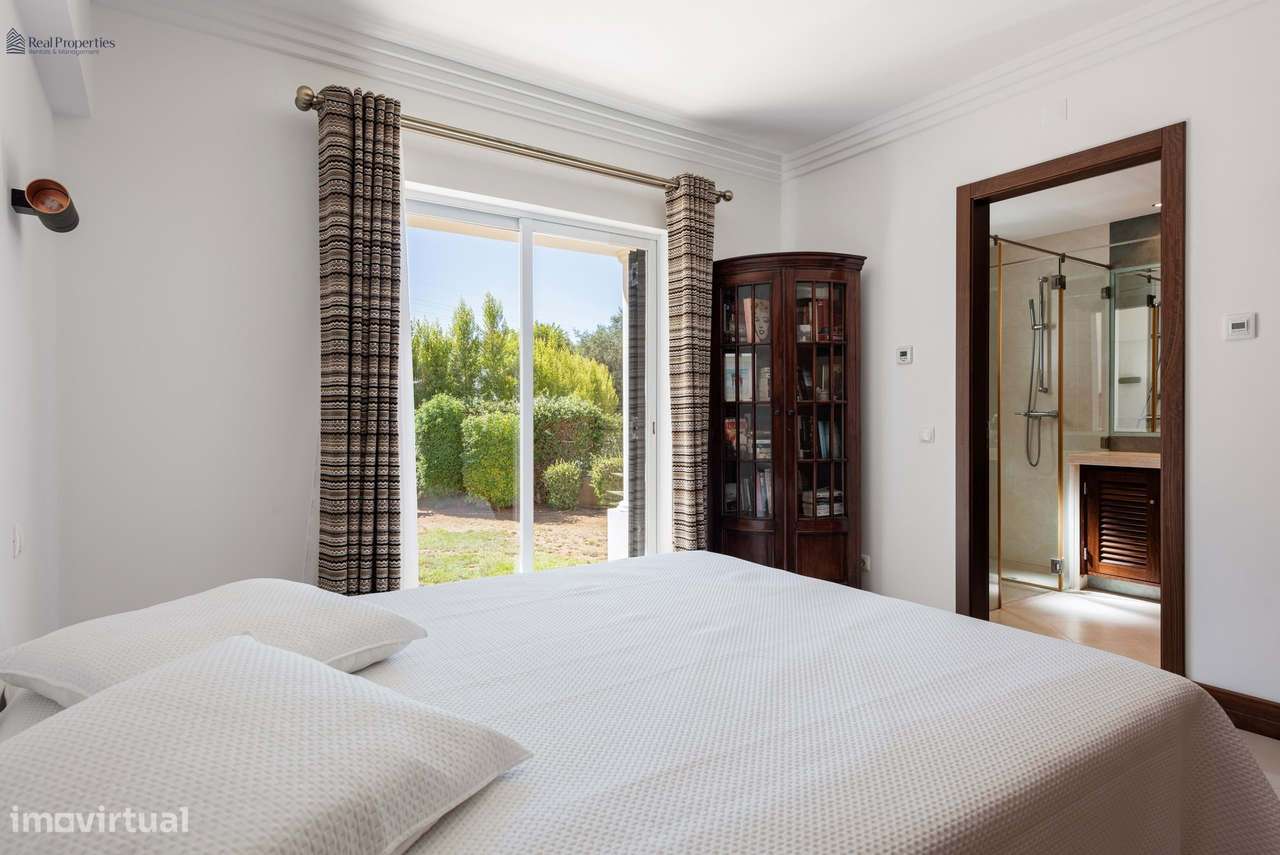 Moradia Térrea T4 Isolada em Albufeira – Um Refúgio de Luz, Conforto e-19