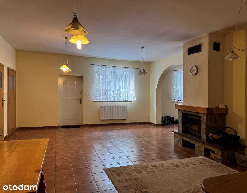 Dom z sześcioma apartamentami-5