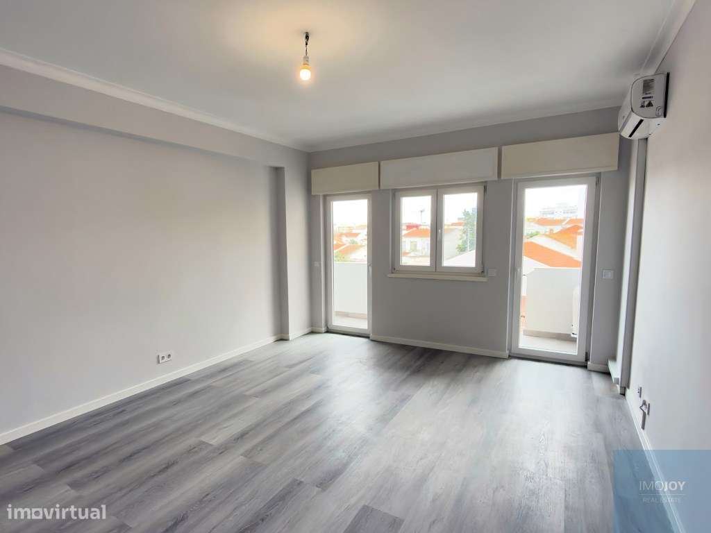 Apartamento T3 Remodelado na Av. 25 de Abril em Portimão - Grande imagem: 2/44