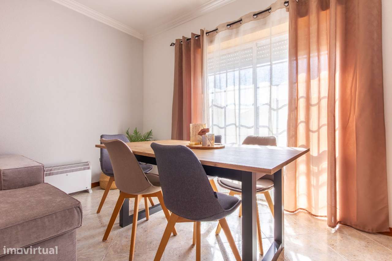 Quinta do Conde - Apartamento de 3 assoalhadas-varanda e arrecadação.-7