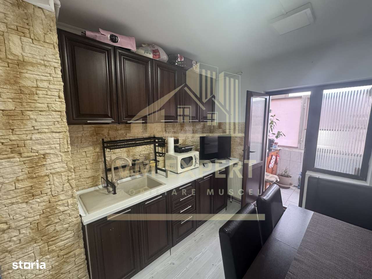 APARTAMENT 2 CAMERE ETAJ 4 CAMPULUNG GRUI - Imagine principală: 1/20