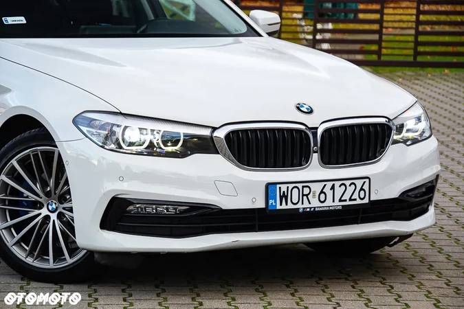 BMW Seria 5 520d M Sport - 6