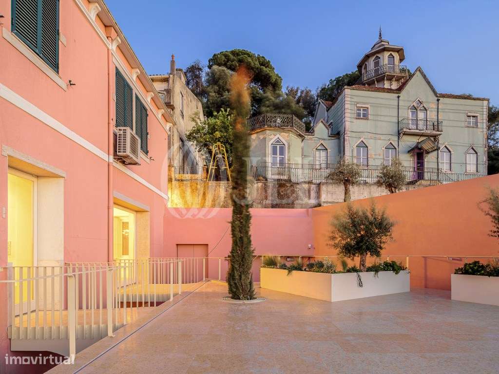 Apartamento T3+2 com jardim, em pleno Castelo, Lisboa-53