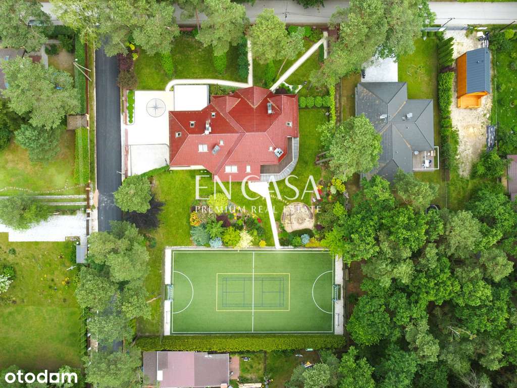 Elegancki dom z własnym boiskiem sportowym! - Pełny obrazek: 2/20