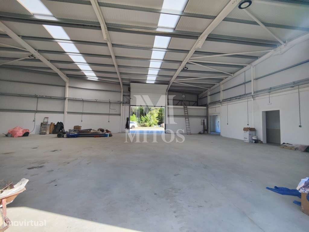 Armazém novo, situado em Mujães - Grande imagem: 5/14