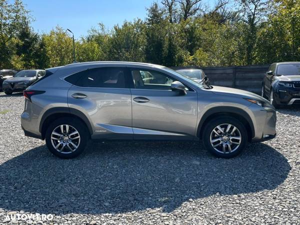 Lexus Seria NX 300h - 30