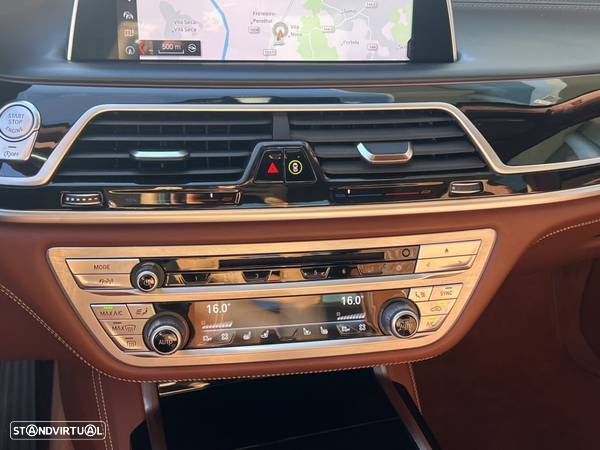 BMW 750 Ld xDrive - 32