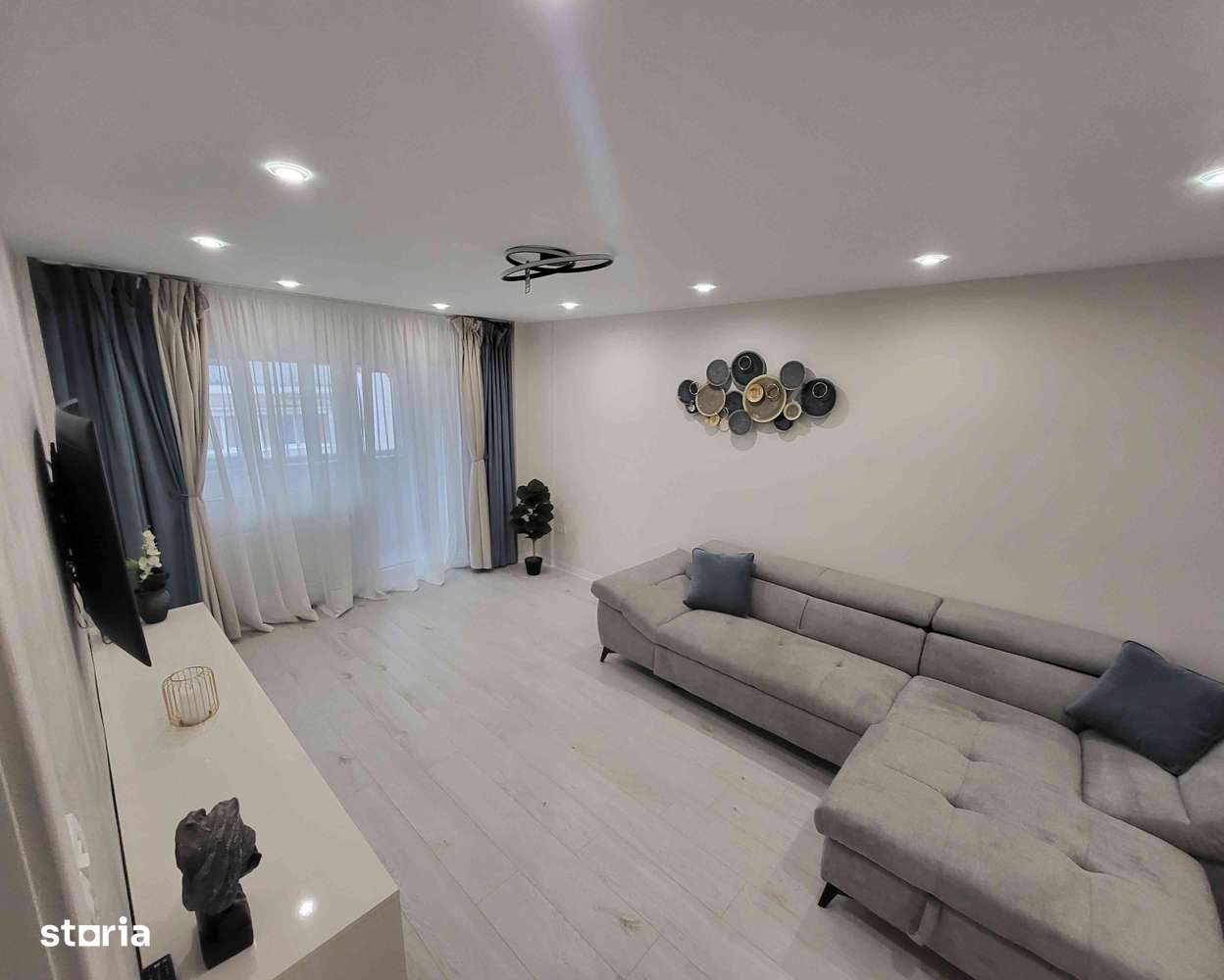 3 Camere Decomandate - Imagine principală: 1/10