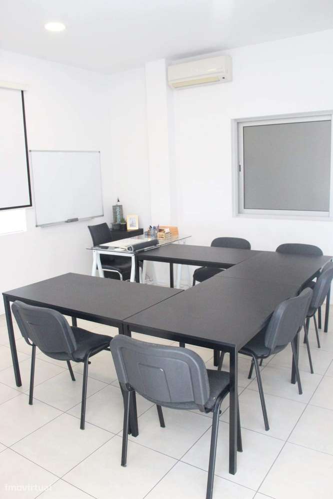 Armazém Industrial com Excelente Localização em Braga-11