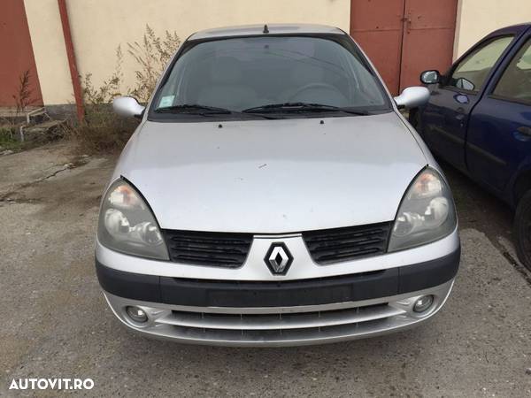 Dezmembrez RENAULT Clio 1.5 dci 2005 EURO 3 - 1