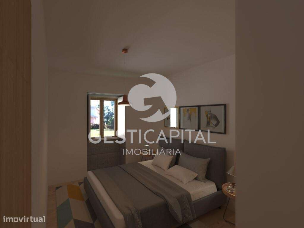 Moradia para recuperar com terreno em Vila Boa do Bispo, Marco de Cana-10