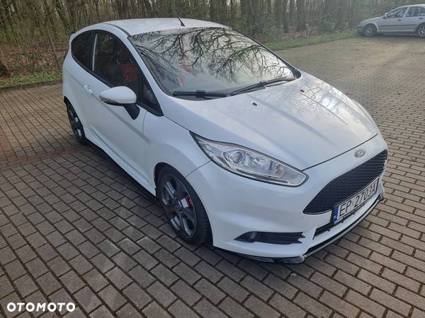 Ford Fiesta ST - 12