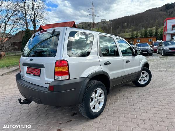 Ford Maverick - 1