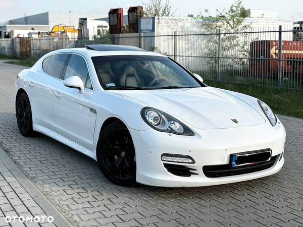 Porsche Panamera 4S - 10