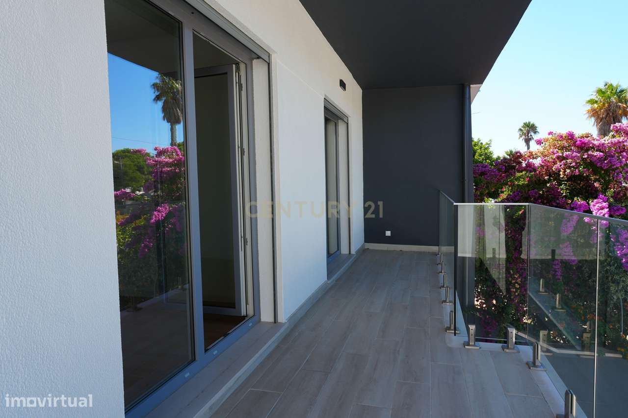 Luxuosa Moradia Nova na Costa da Caparica, Almada-24