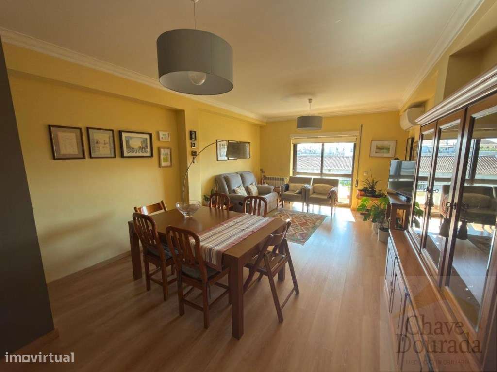 Apartamento T3+3 com garagem e sótão - São Martinho do Bispo-3