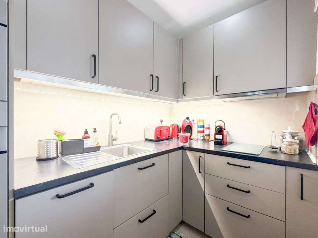 Apartamento T0+1 Remodelado na Avenida das Comunidades Lusíadas, Cl... - Grande imagem: 5/20